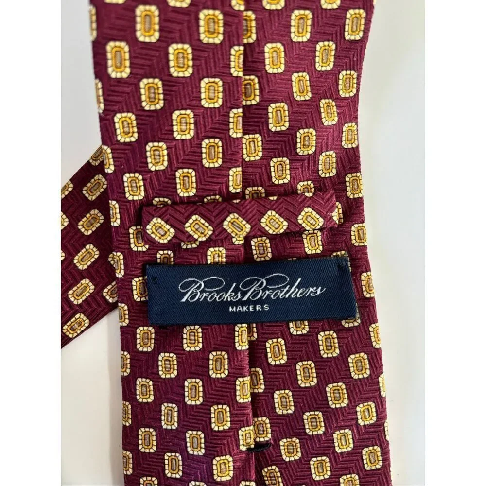Brooks Brothers Makers 100% Silk Tie Burgundy Gold